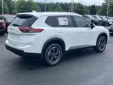 Thumbnail of 2025 Everest White Pearl Nissan Rogue