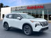 Photo of 2025 Everest White Pearl Nissan Rogue