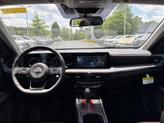Thumbnail of 2025 Aspen White Tricoat/Super Black Nissan Kicks