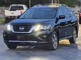 Thumbnail of 2017 Magnetic Black Metallic Nissan Pathfinder