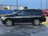 Thumbnail of 2017 Magnetic Black Metallic Nissan Pathfinder
