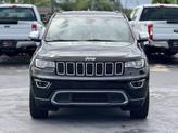 Thumbnail of 2017 Diamond Black Crystal Pearlcoat Jeep Grand Cherokee