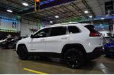 Thumbnail of 2015 Bright White Clearcoat Jeep Cherokee