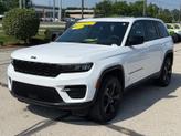 Thumbnail of 2023 Bright White Clearcoat Jeep Grand Cherokee