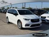 Photo of 2026 Bright White Clearcoat Chrysler Pacifica