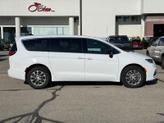 Thumbnail of 2026 Bright White Clearcoat Chrysler Pacifica