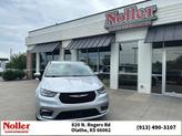 Photo of 2023 Silver Mist Clearcoat Chrysler Pacifica