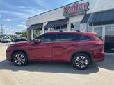 Thumbnail of 2022 Ruby Flare Pearl Toyota Highlander