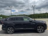 Thumbnail of 2024 Deep Black Pearl Effect Volkswagen Atlas