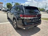 Thumbnail of 2025 Deep Black Pearl Effect Volkswagen Atlas