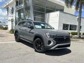 Photo of 2026 Deep Black Pearl Effect Volkswagen Atlas