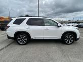 Thumbnail of 2025 Platinum White Honda Pilot
