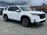Photo of 2025 Platinum White Honda Pilot