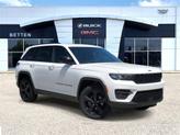 Photo of 2023 Bright White Clearcoat Jeep Grand Cherokee