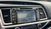 Thumbnail of 2016 Blizzard Pearl Toyota Highlander