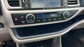 Thumbnail of 2016 Blizzard Pearl Toyota Highlander