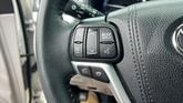 Thumbnail of 2016 Blizzard Pearl Toyota Highlander