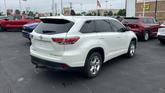 Thumbnail of 2016 Blizzard Pearl Toyota Highlander