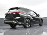 Thumbnail of 2022 Midnight Black Metallic Toyota Highlander