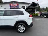 Thumbnail of 2018 Bright White Clearcoat Jeep Cherokee