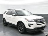 Thumbnail of 2018 White Platinum Clearcoat Metallic Ford Explorer