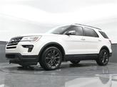 Thumbnail of 2018 White Platinum Clearcoat Metallic Ford Explorer