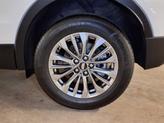 Thumbnail of 2024 Crystal White Tricoat Cadillac XT4