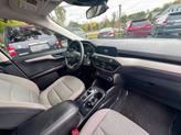 Thumbnail of 2021 Oxford White Ford Escape