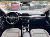 Thumbnail of 2021 Oxford White Ford Escape