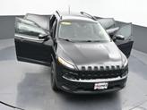 Thumbnail of 2017 Diamond Black Jeep Cherokee