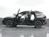 Thumbnail of 2017 Diamond Black Jeep Cherokee