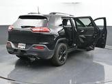 Thumbnail of 2017 Diamond Black Jeep Cherokee