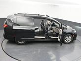 Thumbnail of 2022 Brilliant Black Crystal Pearlcoat Chrysler Pacifica