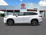 Thumbnail of 2022 White Toyota Highlander