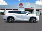 Thumbnail of 2022 White Toyota Highlander
