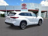 Thumbnail of 2022 White Toyota Highlander
