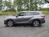 Thumbnail of 2022 Gray Toyota Highlander