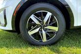Thumbnail of 2022 Glacial White Pearl Kia Sorento