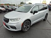 Thumbnail of 2026 Silver Mist Clearcoat Chrysler Pacifica