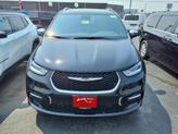Thumbnail of 2025 Diamond Black Crystal Pearlcoat Chrysler Pacifica