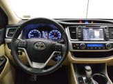 Thumbnail of 2018 Blizzard Pearl Toyota Highlander