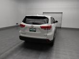 Thumbnail of 2018 Blizzard Pearl Toyota Highlander