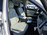 Thumbnail of 2025 Glacial White Pearl Kia Sorento