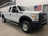Photo of 2015 Oxford White Ford F-250