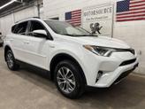 Photo of 2017 Super White Toyota RAV4 Hybrid
