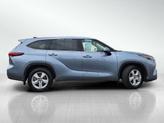 Thumbnail of 2022 Moon Dust Toyota Highlander