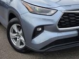 Thumbnail of 2022 Moon Dust Toyota Highlander