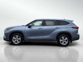 Thumbnail of 2022 Moon Dust Toyota Highlander