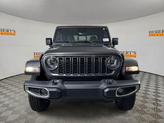 Thumbnail of 2025 Granite Crystal Clearcoat Metallic Jeep Gladiator