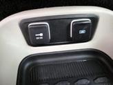 Thumbnail of 2017 White Chrysler Pacifica